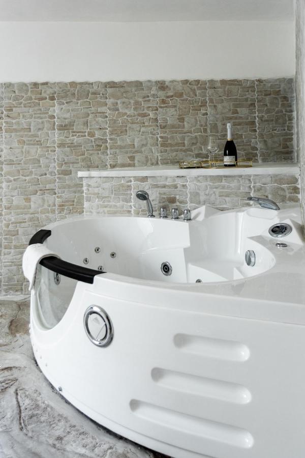 Lux Me - Jacuzzi&suites Trastevere Affittacamere